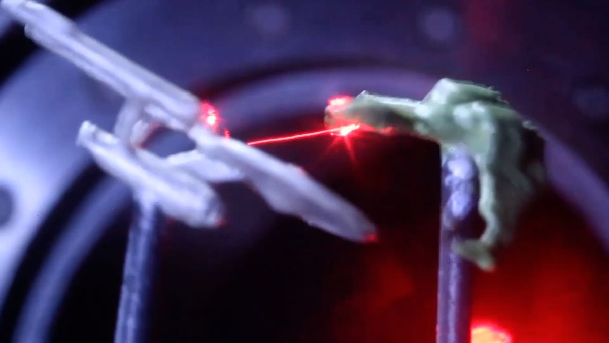Video: Reálná bitva kosmických lodí s lasery. Vědci pokročili s hologramy